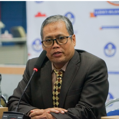 Prof Aris Pembina Yayasan